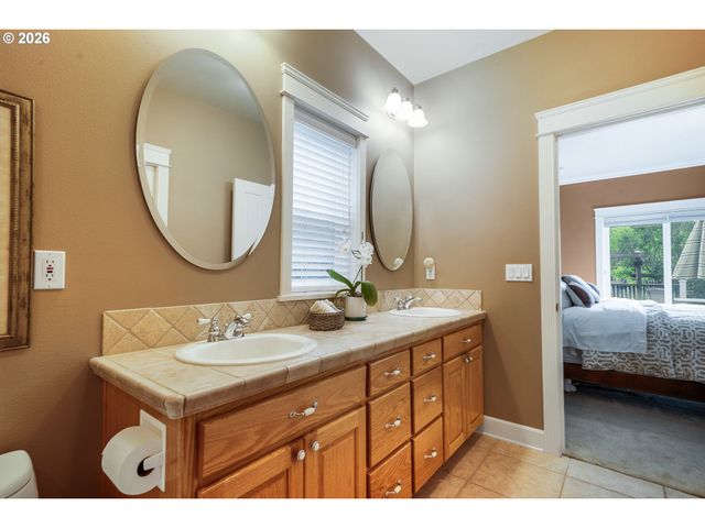 2940 SUMMIT TERRACE Dr, Eugene, OR 97405