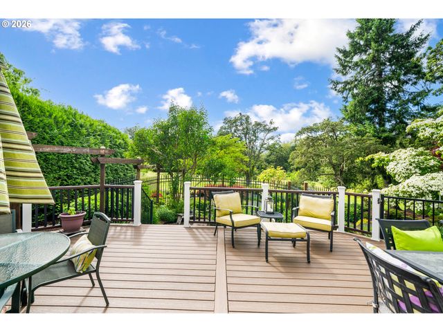 2940 SUMMIT TERRACE Dr, Eugene, OR 97405