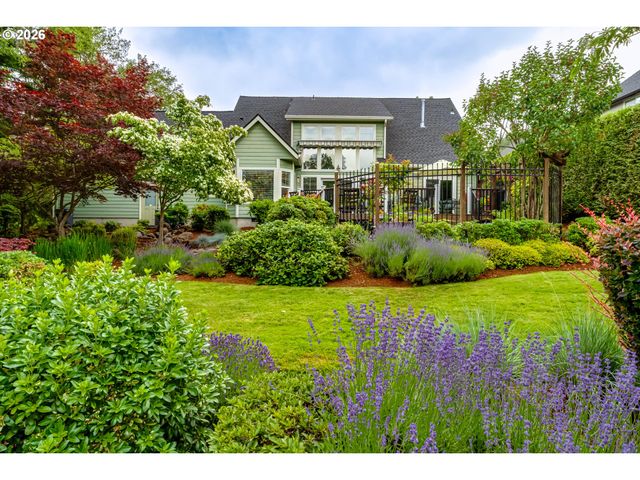 2940 SUMMIT TERRACE Dr, Eugene, OR 97405