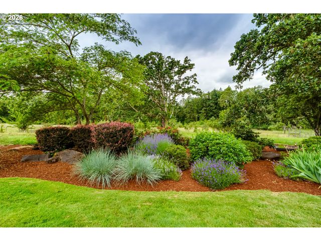 2940 SUMMIT TERRACE Dr, Eugene, OR 97405