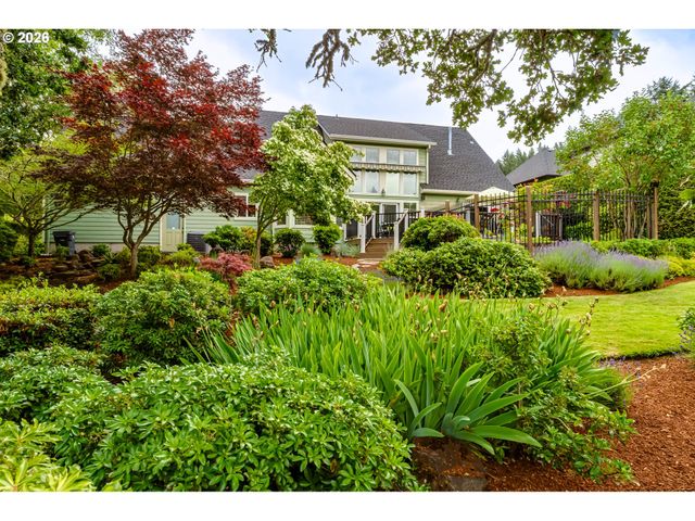2940 SUMMIT TERRACE Dr, Eugene, OR 97405