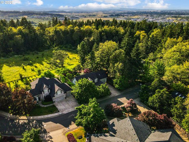 2940 SUMMIT TERRACE Dr, Eugene, OR 97405
