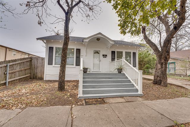 107 N Shawnee Street, Ennis, TX 75119