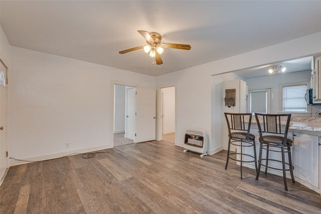 107 N Shawnee Street, Ennis, TX 75119