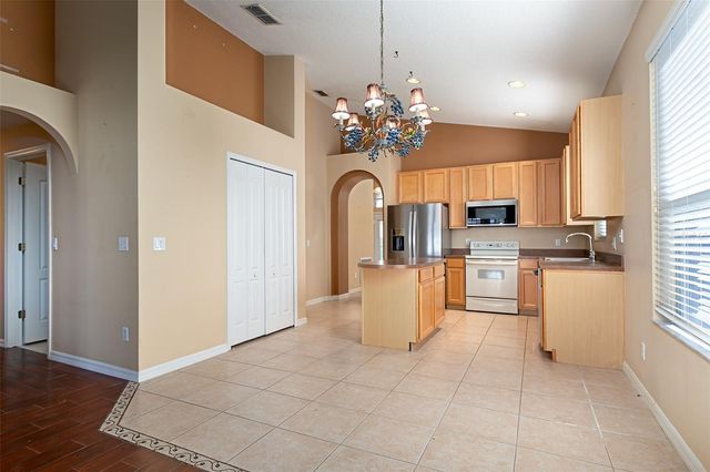 2410 SIWARD AVENUE, Orlando, FL 32828