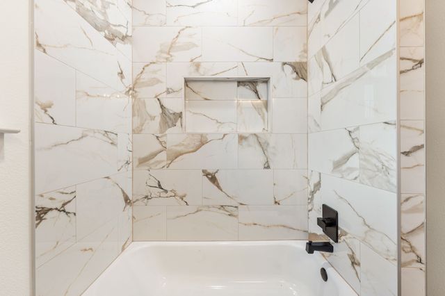 5901 S LAKESIDE HILLS Court, Granbury, TX 76048