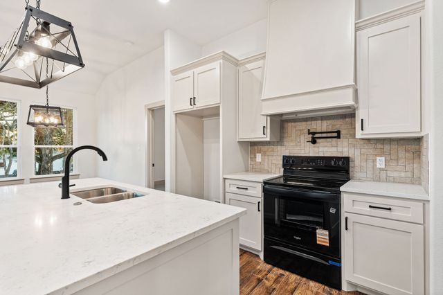 5901 S LAKESIDE HILLS Court, Granbury, TX 76048