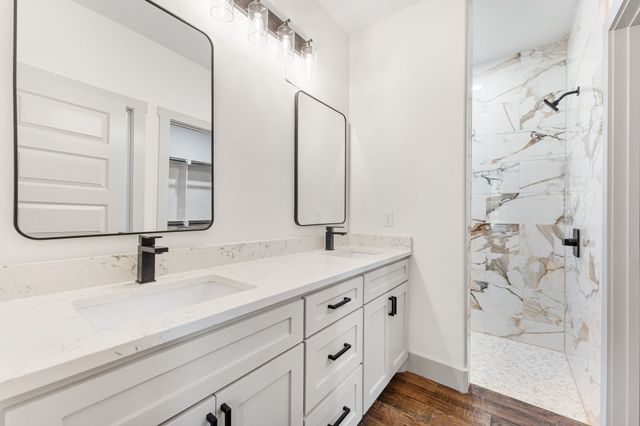 5901 S LAKESIDE HILLS Court, Granbury, TX 76048