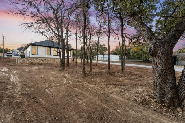 5901 S LAKESIDE HILLS Court, Granbury, TX 76048