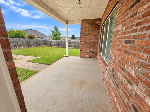 456 La Riata Street, Farmington, AR 72730