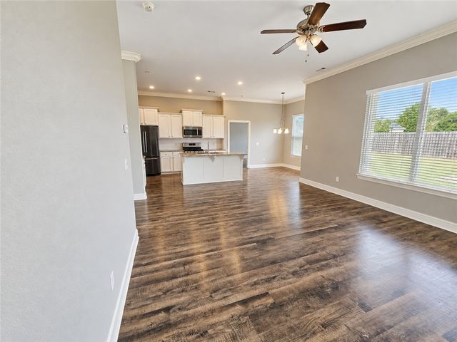 456 La Riata Street, Farmington, AR 72730