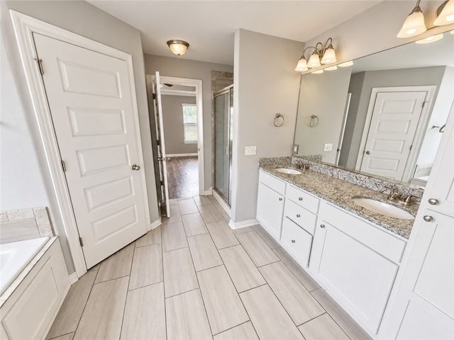 456 La Riata Street, Farmington, AR 72730
