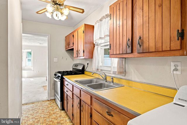 179 COLBURN DR, Manassas Park, VA 20111