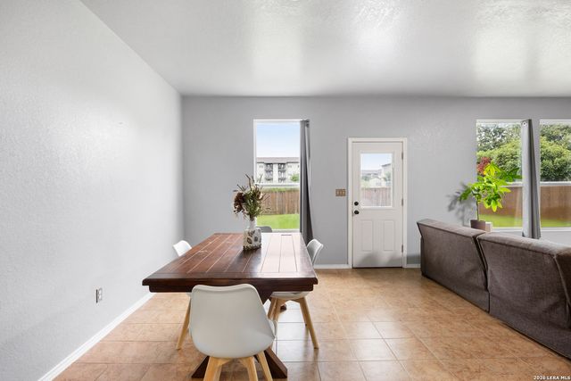7418 DERBY VIS, Selma, TX 78154