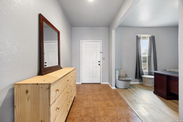 7418 DERBY VIS, Selma, TX 78154