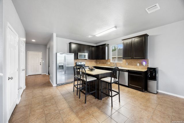 7418 DERBY VIS, Selma, TX 78154