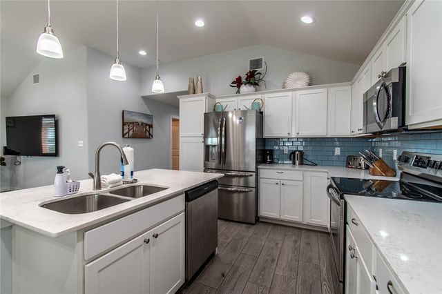 172 Paradise Pointe Dr, Port Aransas, TX 78373