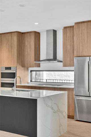 2175 SW 25th St, Miami, FL 33133