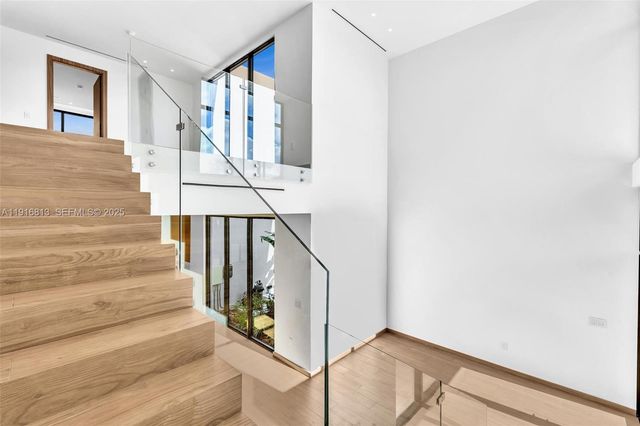 2175 SW 25th St, Miami, FL 33133