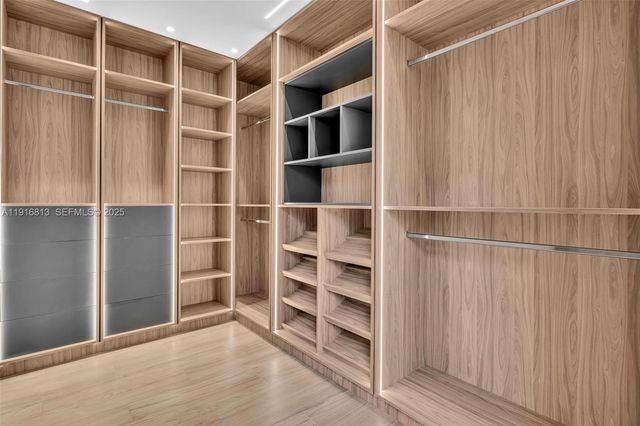 2175 SW 25th St, Miami, FL 33133