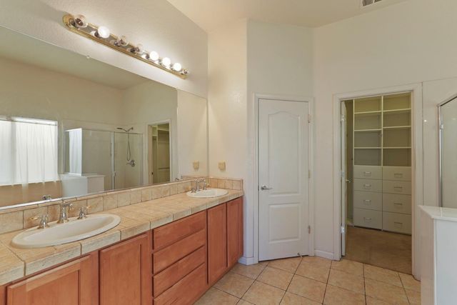 1155 Windjammer Dr, Stockton, CA 95209