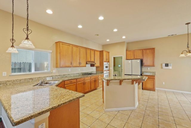 1155 Windjammer Dr, Stockton, CA 95209