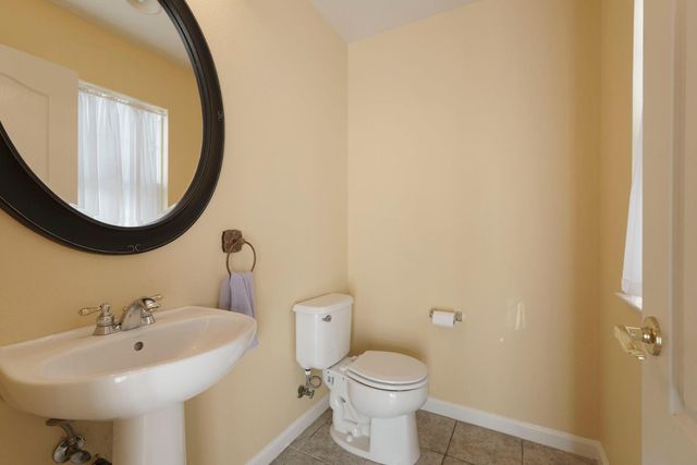 1155 Windjammer Dr, Stockton, CA 95209