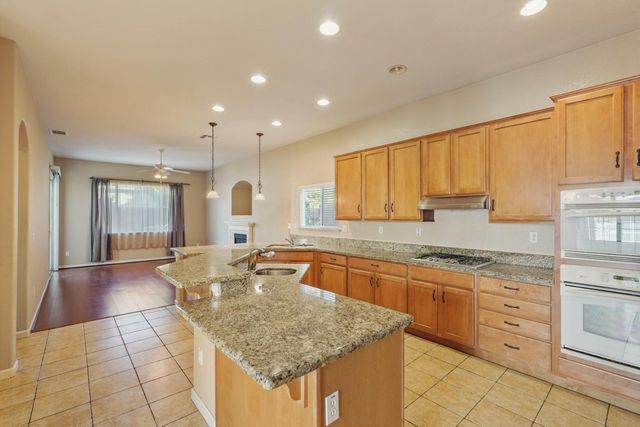 1155 Windjammer Dr, Stockton, CA 95209