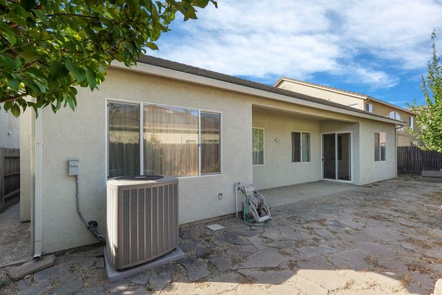 1155 Windjammer Dr, Stockton, CA 95209