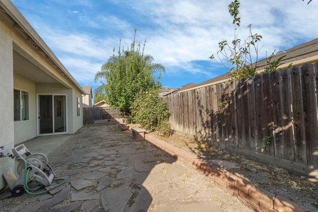 1155 Windjammer Dr, Stockton, CA 95209