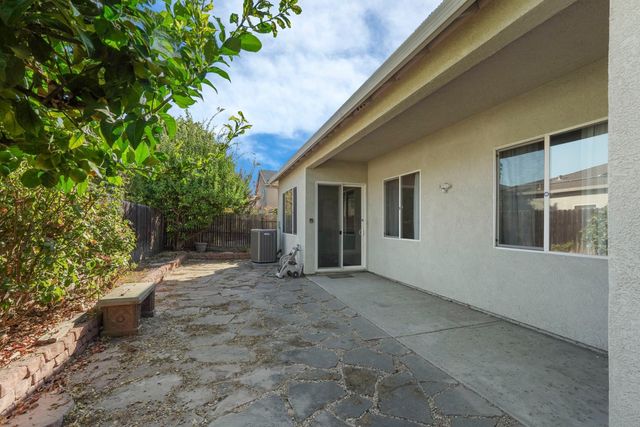 1155 Windjammer Dr, Stockton, CA 95209