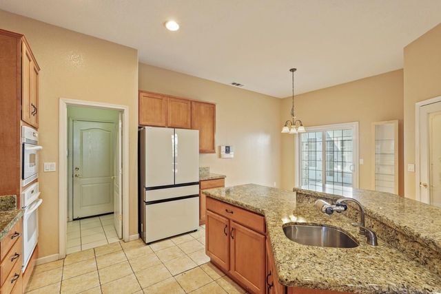 1155 Windjammer Dr, Stockton, CA 95209