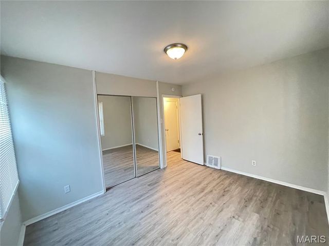 10300 Ross Circle, St Louis, MO 63137