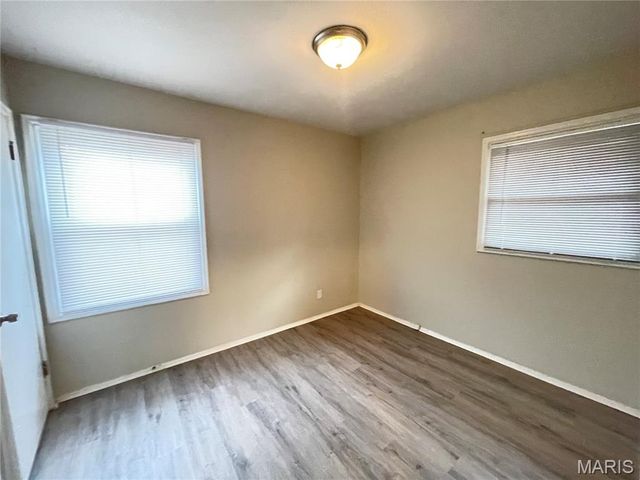 10300 Ross Circle, St Louis, MO 63137