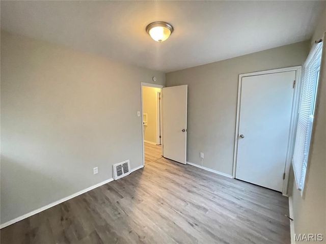 10300 Ross Circle, St Louis, MO 63137