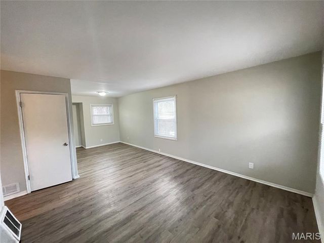 10300 Ross Circle, St Louis, MO 63137