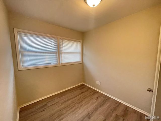 10300 Ross Circle, St Louis, MO 63137