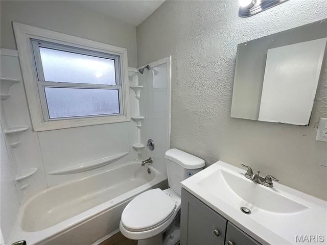 10300 Ross Circle, St Louis, MO 63137