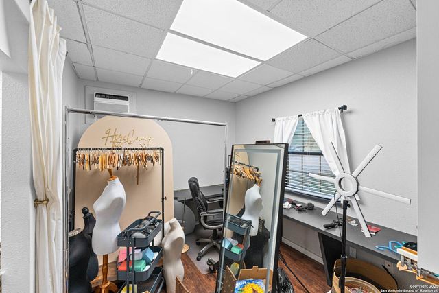 4514 Billy Sames Dr, Adkins, TX 78101