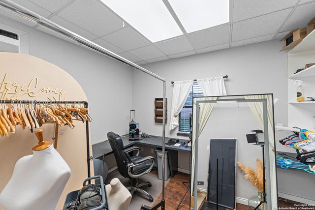 4514 Billy Sames Dr, Adkins, TX 78101