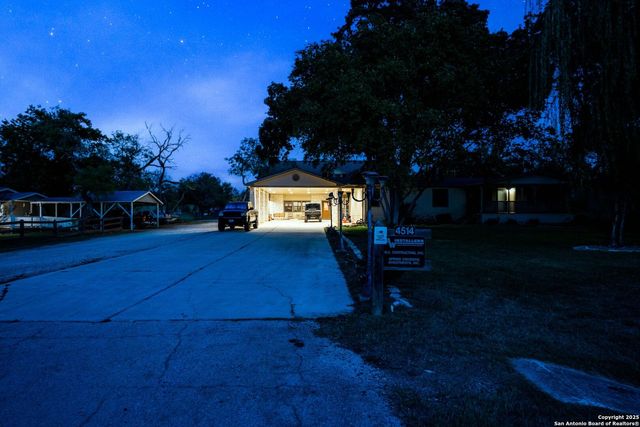 4514 Billy Sames Dr, Adkins, TX 78101