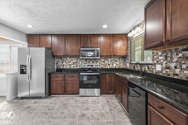 6724 S Lawndale Avenue, Indianapolis, IN 46221