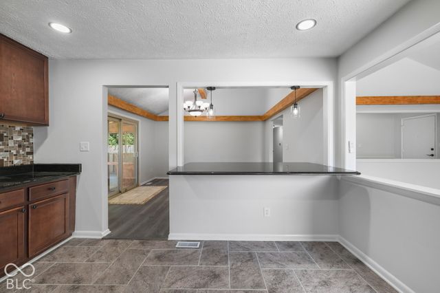 6724 S Lawndale Avenue, Indianapolis, IN 46221