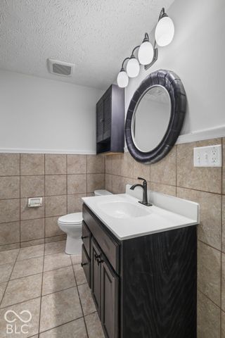 6724 S Lawndale Avenue, Indianapolis, IN 46221