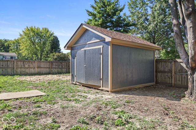 6724 S Lawndale Avenue, Indianapolis, IN 46221