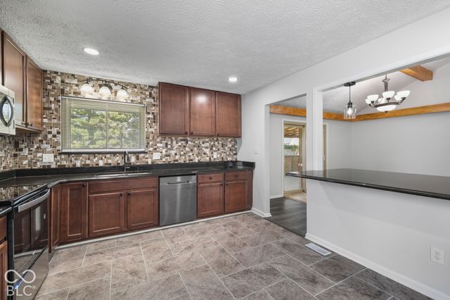 6724 S Lawndale Avenue, Indianapolis, IN 46221