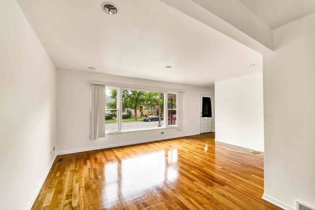 2725 N OAK PARK Avenue, Chicago, IL 60707