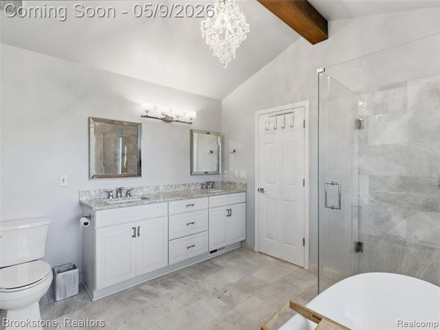 722 Lake Ridge Road, Rochester Hills, MI 48307
