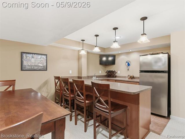 722 Lake Ridge Road, Rochester Hills, MI 48307