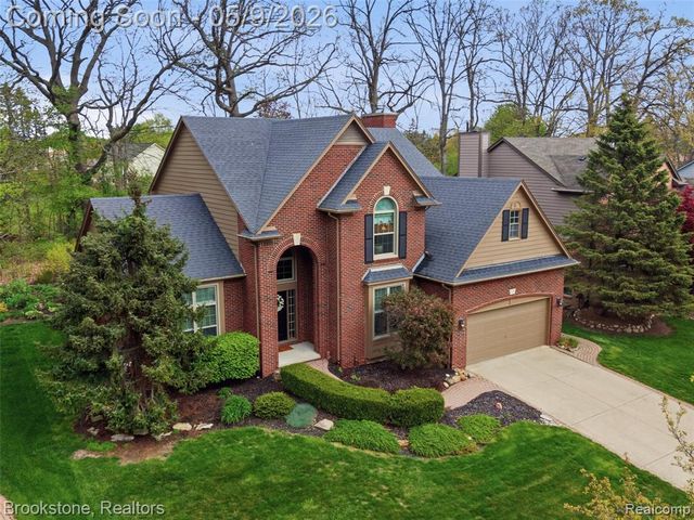 722 Lake Ridge Road, Rochester Hills, MI 48307